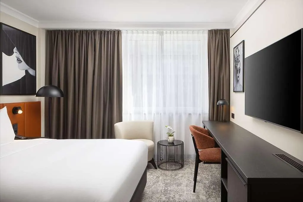 Hotel Hilton Duesseldorf 5*, Düsseldorf