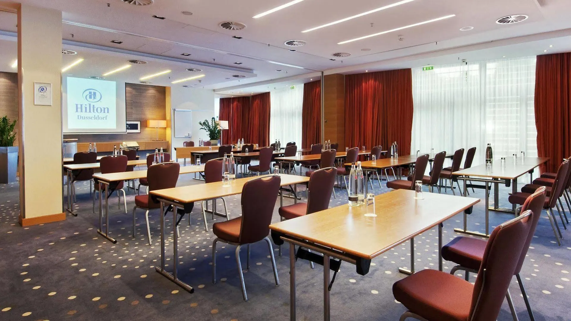 Hotel Hilton Duesseldorf 5*, Düsseldorf Germania
