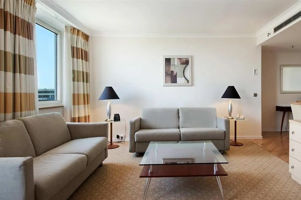 Hotel Hilton Duesseldorf 5*, Düsseldorf