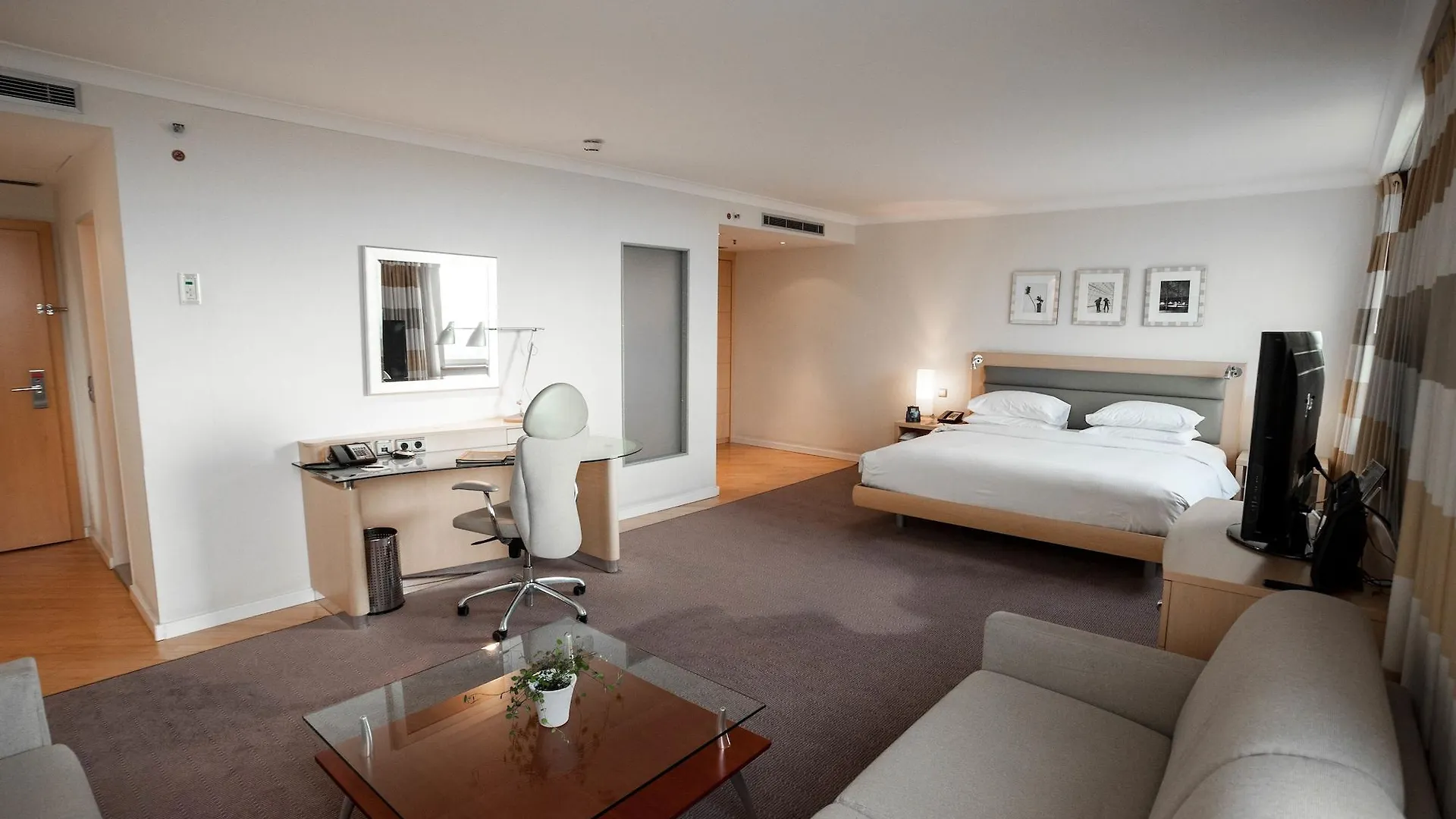 Hilton Duesseldorf Hotel
